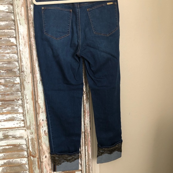 CHICOS SLIMMING GIRLFRIEND ANKLE JEAN - Picture 1 of 3
